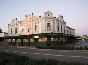 Peden's Hotel, Cessnock